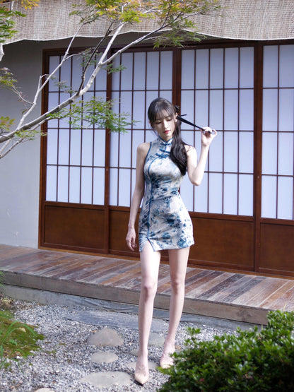 The cheongsam of a tea artist