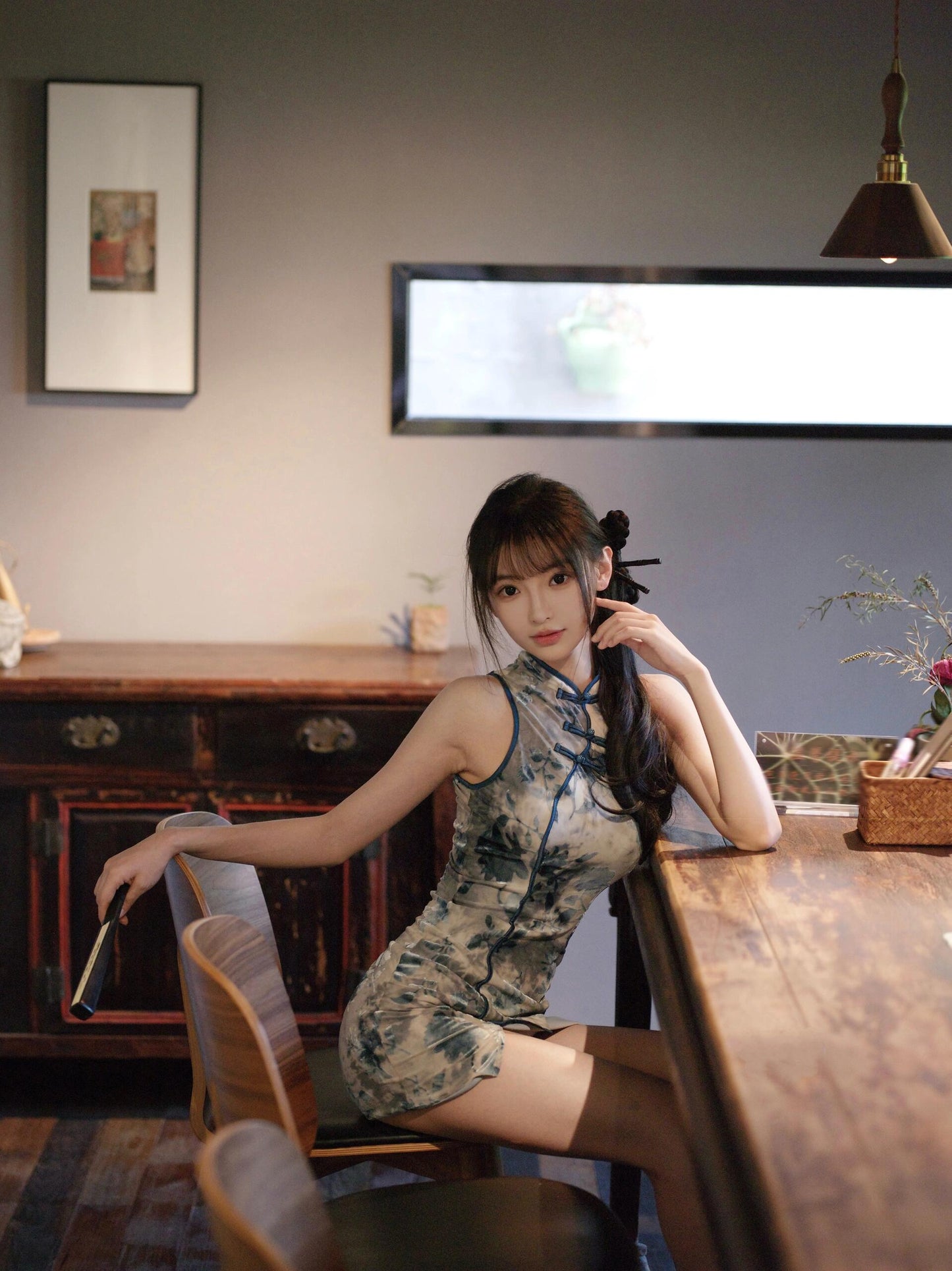 The cheongsam of a tea artist